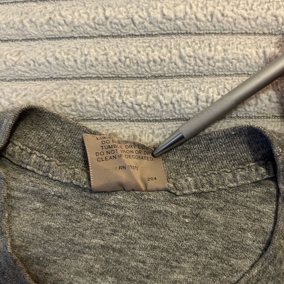 Chicago White Sox 80s logo Sneaker Tag T shirt - Picture 5 of 9